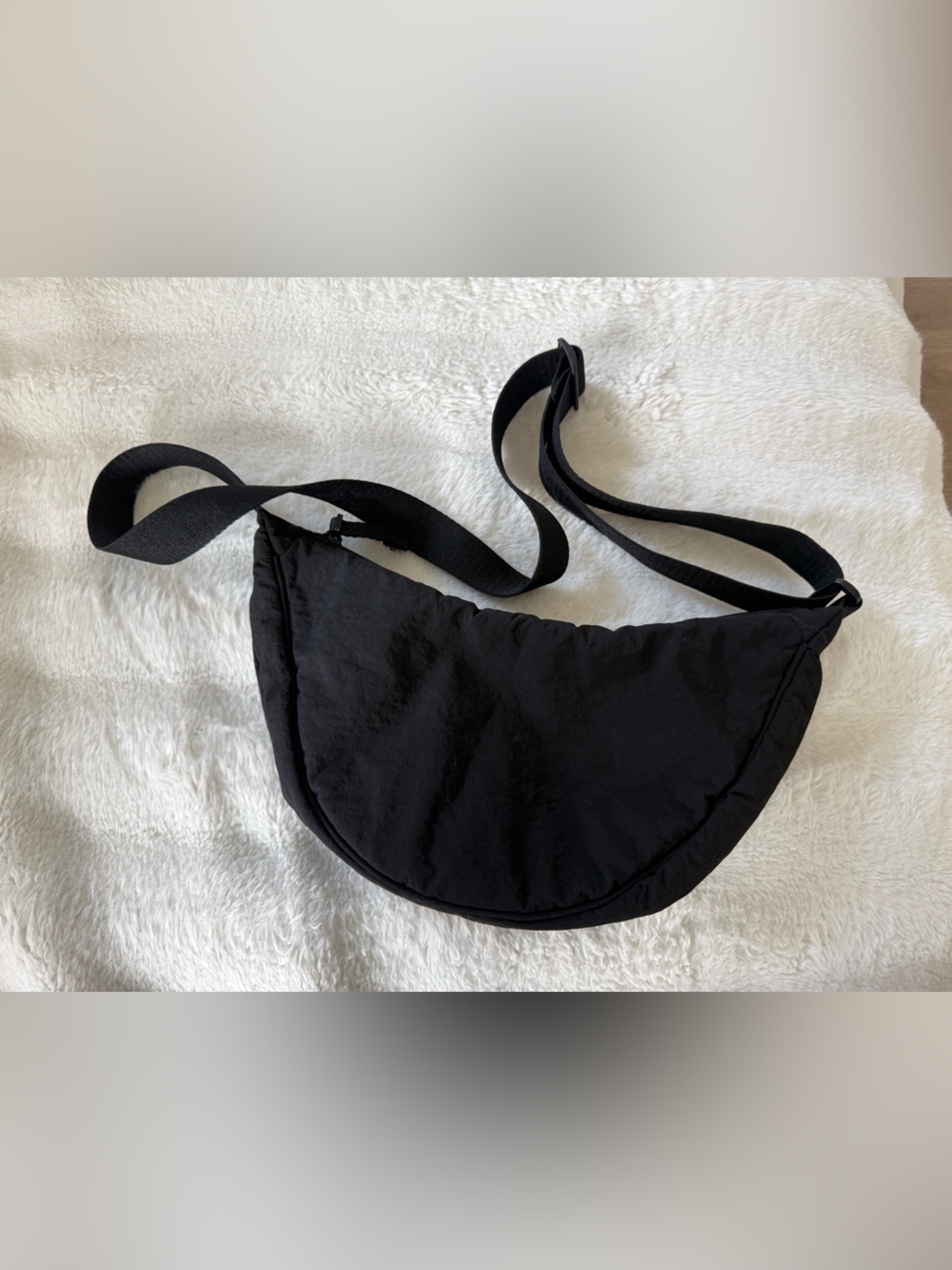 Uniqlo Black Crescent Sling Card & Key Pouch